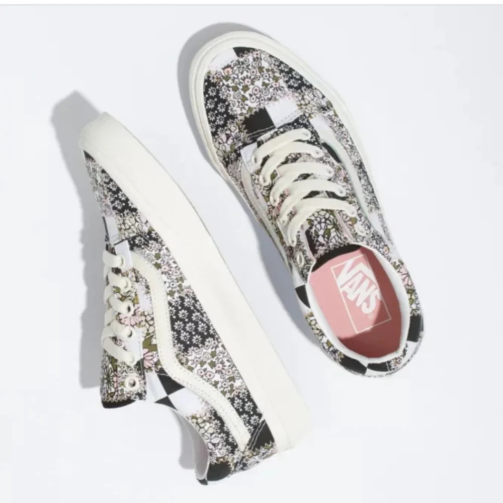 NEW Vans Womens  Old skool Patchwork floral Sneakers size 10.5 - Picture 2 of 5